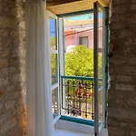 Oezel Tasarimli Tarihi Tas Ev בית נופש Çeşme