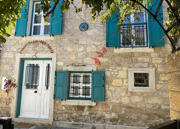 度假居 Oezel Tasarimli Tarihi Tas Ev