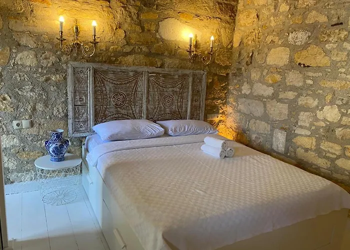 度假居 Oezel Tasarimli Tarihi Tas Ev Çeşme