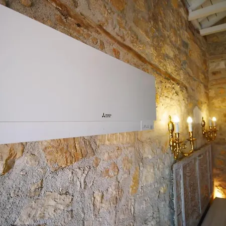 özel Tasarımlı Tarıhı Taş Ev