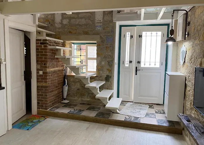 Dom wakacyjny Oezel Tasarimli Tarihi Tas Ev